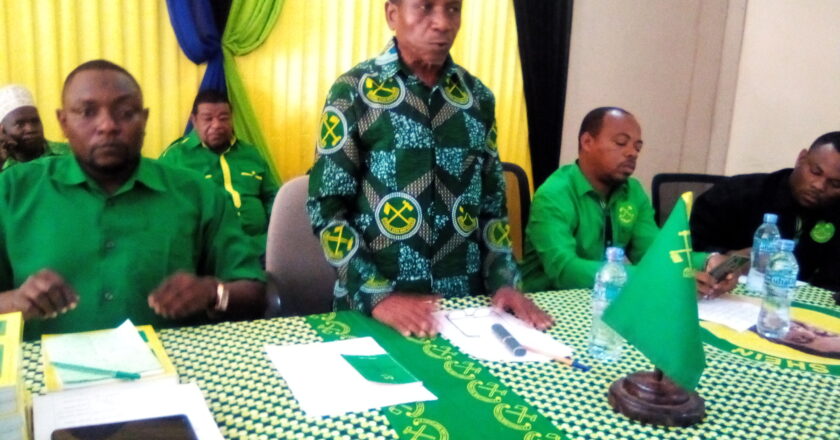 CCM Wilaya ya ya Wete, kimewataka watendaji wa Serikali kufanya kazi kwa juhudi.