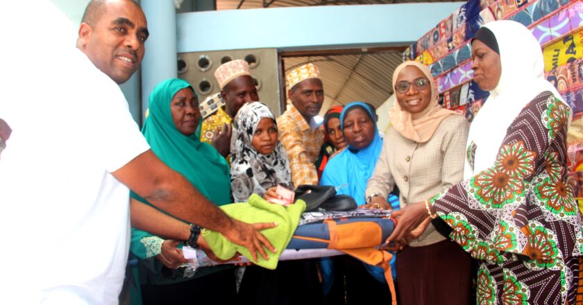 TAASISI za Ifraji Zanzibar Foundation na  Milele Zanzibar Foundation zawafariji wanafunzi Utaani.