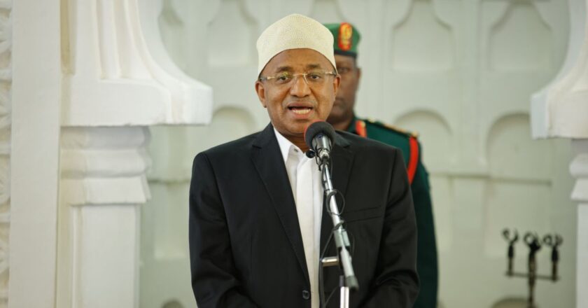 Al hajj Dk. Hussein Ali Mwinyi, ameiasa jamii kuendelea kutekeleza maarisho ya Mwenyezi Mungu na kufuata mafundisho ya Mtume SAW .